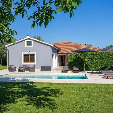Anavi Mit Privatem Pool Und Grossem Garten By Interhome * Barban