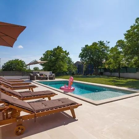 Anavi Mit Privatem Pool Und Grossem Garten By Interhome Barban