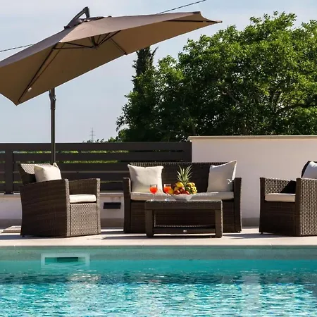 Anavi Mit Privatem Pool Und Grossem Garten By Interhome 度假居 Barban
