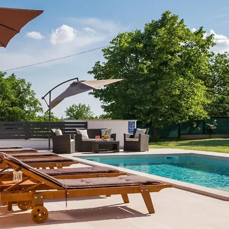 Anavi Mit Privatem Pool Und Grossem Garten By Interhome * Barban