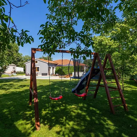 度假居 Anavi Mit Privatem Pool Und Grossem Garten By Interhome *