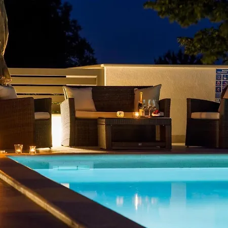 Anavi Mit Privatem Pool Und Grossem Garten By Interhome Barban